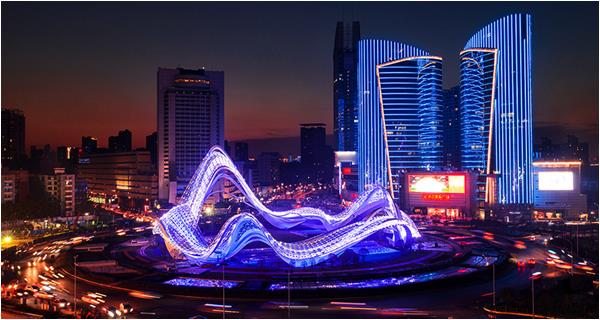 璀璨“星河”驚艷武漢光谷廣場，15種可變燈光模式點亮心情